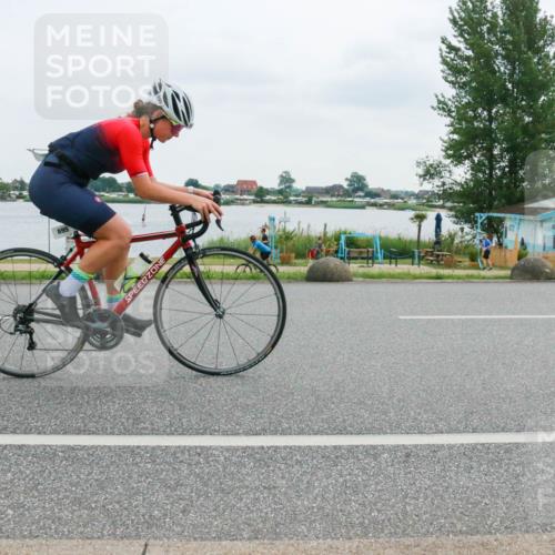 21.06.2025 - 27. Vierlanden-Triathlon H.Heesch http://msf.ph/oto/8003787 15.06.2025 12:54:49 Radfahren 895 meine-sportfotos.de