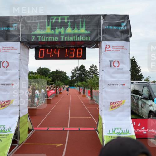 15.06.2025 - 7 Türme Triathlon Michael Strokosch http://msf.ph/oto/8003795 15.06.2025 14:41:38 Ziel  meine-sportfotos.de
