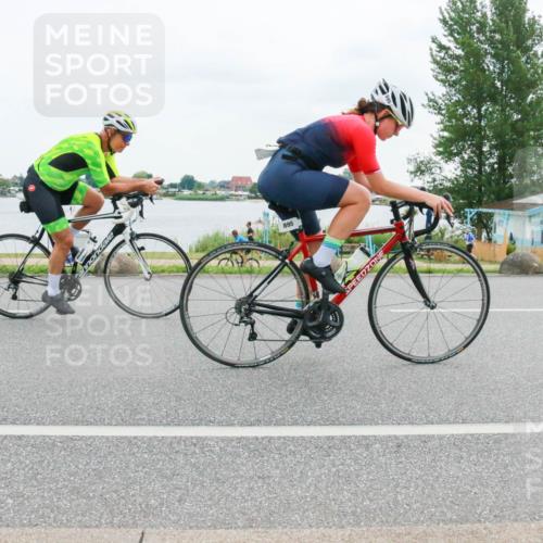 21.06.2025 - 27. Vierlanden-Triathlon H.Heesch http://msf.ph/oto/8003803 15.06.2025 12:54:49 Radfahren 895 meine-sportfotos.de