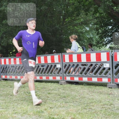 21.06.2025 - 27. Vierlanden-Triathlon KatJ http://msf.ph/oto/8003838 15.06.2025 12:57:22 Ziel 5, 51, 99 meine-sportfotos.de