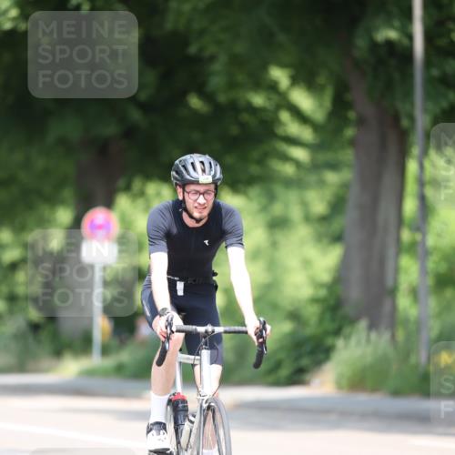 15.06.2025 - 7 Türme Triathlon Yannick Fuchs http://msf.ph/oto/8003839 15.06.2025 12:34:37 Radfahren 258, 334 meine-sportfotos.de