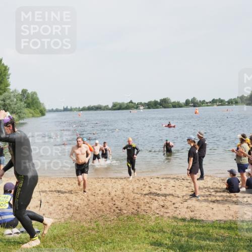 21.06.2025 - 27. Vierlanden-Triathlon MichiJ http://msf.ph/oto/8003845 15.06.2026 10:06:07 Schwimmen 362, 369, 370, 381, 410, 418, 448, 455 meine-sportfotos.de