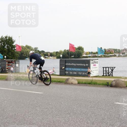 21.06.2025 - 27. Vierlanden-Triathlon H.Heesch http://msf.ph/oto/8003852 15.06.2025 11:52:03 Radfahren 784, 928 meine-sportfotos.de