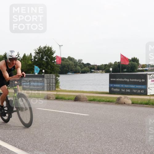 15.06.2025 - 27. Vierlanden-Triathlon H.Heesch http://msf.ph/oto/8003853 15.06.2025 10:31:06 Radfahren 11, 111, 135, 207, 303, 356, 474 meine-sportfotos.de