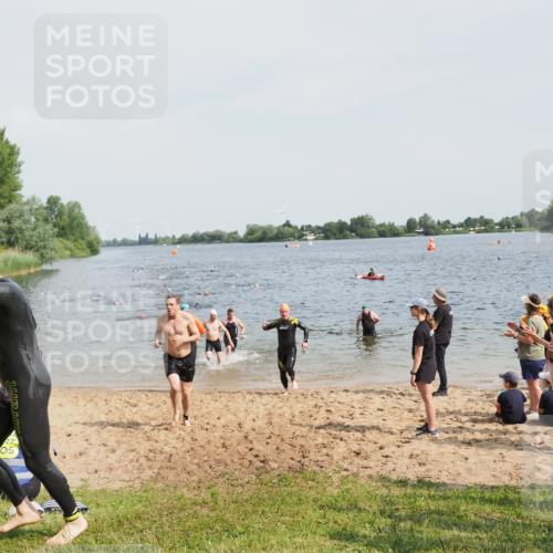 21.06.2025 - 27. Vierlanden-Triathlon MichiJ http://msf.ph/oto/8003857 15.06.2026 10:06:07 Schwimmen 362, 369, 370, 381, 410, 418, 448, 455 meine-sportfotos.de