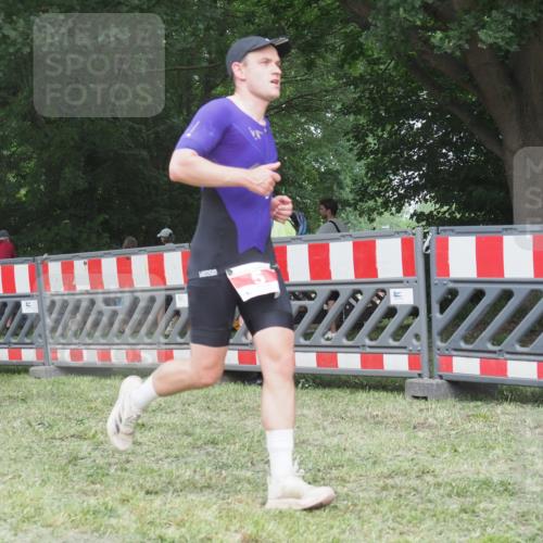 21.06.2025 - 27. Vierlanden-Triathlon KatJ http://msf.ph/oto/8003863 15.06.2025 12:57:22 Ziel 5, 51, 99 meine-sportfotos.de