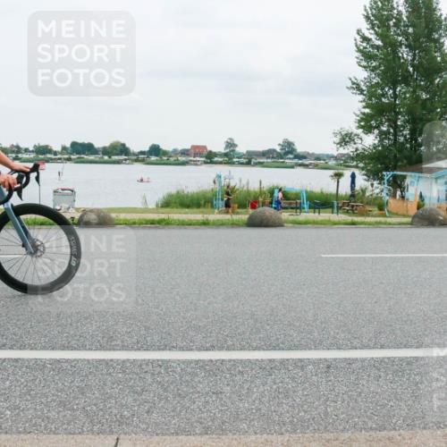 21.06.2025 - 27. Vierlanden-Triathlon H.Heesch http://msf.ph/oto/8003865 15.06.2025 12:56:46 Radfahren 903 meine-sportfotos.de