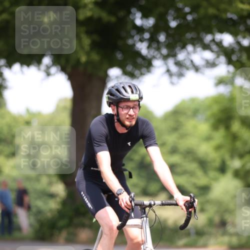 15.06.2025 - 7 Türme Triathlon Yannick Fuchs http://msf.ph/oto/8003867 15.06.2025 12:34:38 Radfahren 258, 334, 464 meine-sportfotos.de