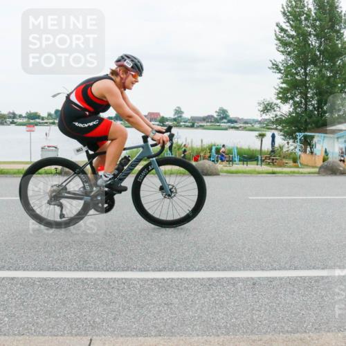 21.06.2025 - 27. Vierlanden-Triathlon H.Heesch http://msf.ph/oto/8003870 15.06.2025 12:56:46 Radfahren 903 meine-sportfotos.de