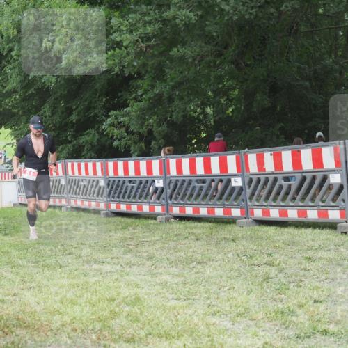 21.06.2025 - 27. Vierlanden-Triathlon KatJ http://msf.ph/oto/8003884 15.06.2025 12:57:24 Ziel 5, 51 meine-sportfotos.de