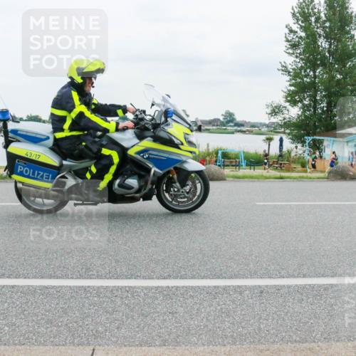 21.06.2025 - 27. Vierlanden-Triathlon H.Heesch http://msf.ph/oto/8003896 15.06.2025 12:56:48 Radfahren 903 meine-sportfotos.de