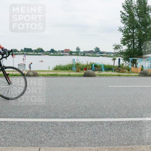 21.06.2025 - 27. Vierlanden-Triathlon H.Heesch http://msf.ph/oto/8003923 15.06.2025 12:57:09 Radfahren 955 meine-sportfotos.de