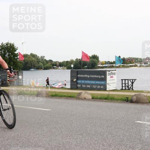 21.06.2025 - 27. Vierlanden-Triathlon H.Heesch http://msf.ph/oto/8003941 15.06.2025 11:52:39 Radfahren 663, 785, 856 meine-sportfotos.de
