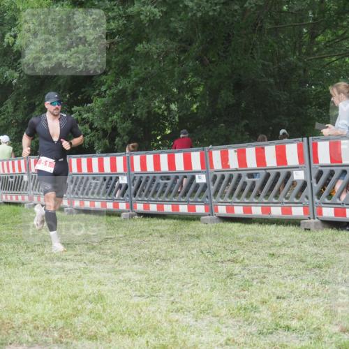 21.06.2025 - 27. Vierlanden-Triathlon KatJ http://msf.ph/oto/8003943 15.06.2025 12:57:24 Ziel 5, 51 meine-sportfotos.de