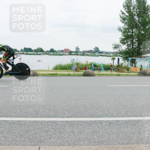 21.06.2025 - 27. Vierlanden-Triathlon H.Heesch http://msf.ph/oto/8003949 15.06.2025 12:57:13 Radfahren 1142 meine-sportfotos.de