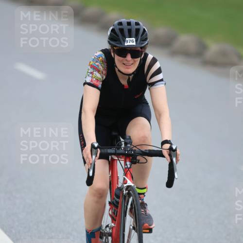 21.06.2025 - 27. Vierlanden-Triathlon H.Heesch http://msf.ph/oto/8003963 15.06.2025 12:49:28 Radfahren 940, 976 meine-sportfotos.de