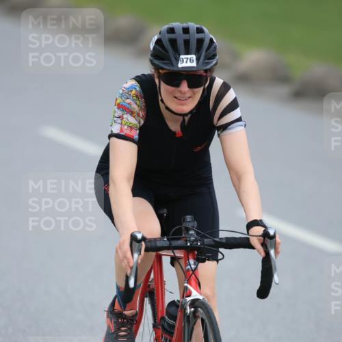 21.06.2025 - 27. Vierlanden-Triathlon H.Heesch http://msf.ph/oto/8003981 15.06.2025 12:49:29 Radfahren 940, 976 meine-sportfotos.de