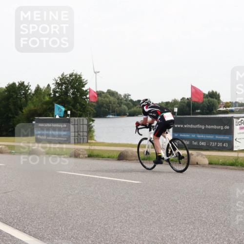 15.06.2025 - 27. Vierlanden-Triathlon H.Heesch http://msf.ph/oto/8003992 15.06.2025 10:31:30 Radfahren 2, 231 meine-sportfotos.de