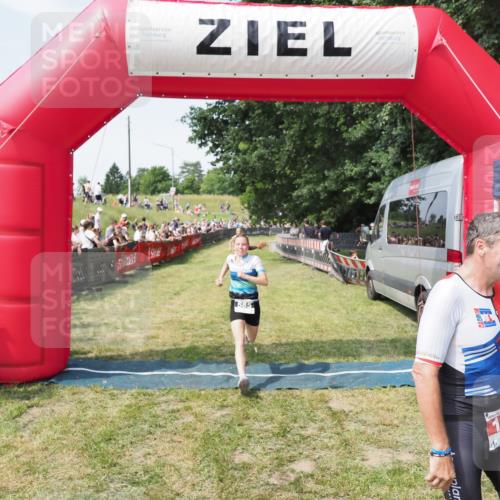 21.06.2025 - 27. Vierlanden-Triathlon MichiJ http://msf.ph/oto/8003994 15.06.2026 11:28:08 Ziel 193, 491, 585, 590 meine-sportfotos.de
