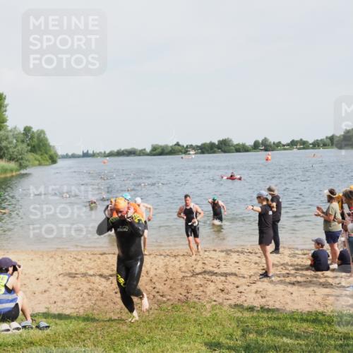21.06.2025 - 27. Vierlanden-Triathlon MichiJ http://msf.ph/oto/8004002 15.06.2026 10:06:11 Schwimmen 362, 369, 370, 381, 418, 448, 455 meine-sportfotos.de