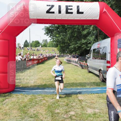 21.06.2025 - 27. Vierlanden-Triathlon MichiJ http://msf.ph/oto/8004005 15.06.2026 11:28:08 Ziel 193, 491, 585, 590 meine-sportfotos.de
