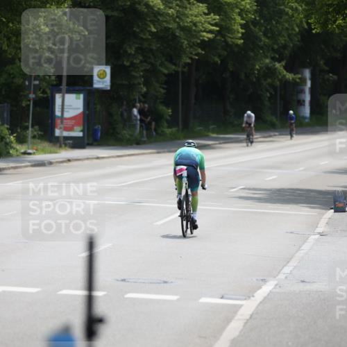 15.06.2025 - 7 Türme Triathlon Yannick Fuchs http://msf.ph/oto/8004006 15.06.2025 12:34:55 Radfahren 213, 338, 383 meine-sportfotos.de