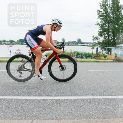 21.06.2025 - 27. Vierlanden-Triathlon H.Heesch http://msf.ph/oto/8004017 15.06.2025 12:57:53 Radfahren 1049, 1050, 1051, 1052 meine-sportfotos.de