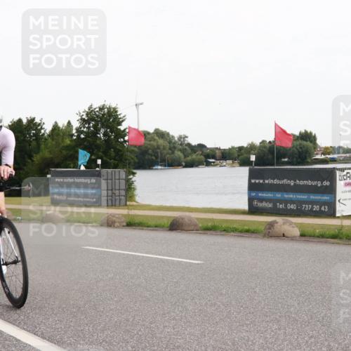 15.06.2025 - 27. Vierlanden-Triathlon H.Heesch http://msf.ph/oto/8004023 15.06.2025 10:31:51 Radfahren 88, 129 meine-sportfotos.de