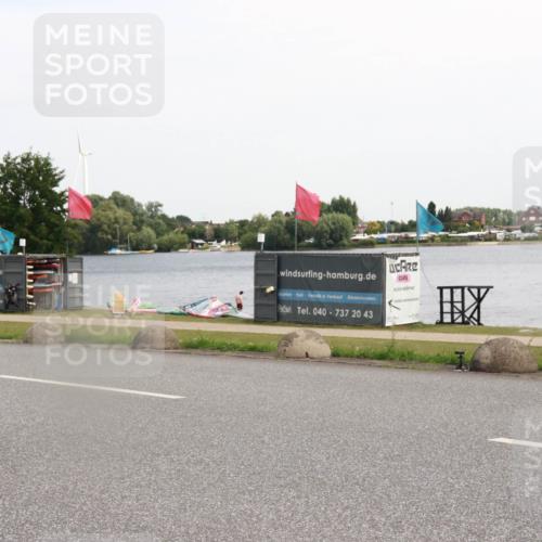 21.06.2025 - 27. Vierlanden-Triathlon H.Heesch http://msf.ph/oto/8004026 15.06.2025 11:53:06 Radfahren 801, 811 meine-sportfotos.de
