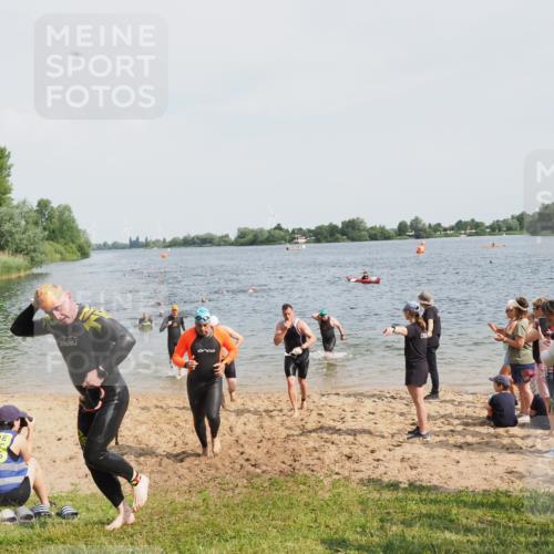21.06.2025 - 27. Vierlanden-Triathlon MichiJ http://msf.ph/oto/8004029 15.06.2026 10:06:11 Schwimmen 362, 369, 370, 381, 418, 448, 455 meine-sportfotos.de