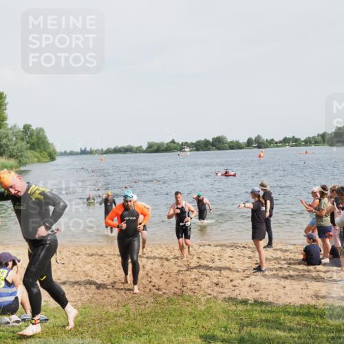 21.06.2025 - 27. Vierlanden-Triathlon MichiJ http://msf.ph/oto/8004042 15.06.2026 10:06:11 Schwimmen 362, 369, 370, 381, 418, 448, 455 meine-sportfotos.de