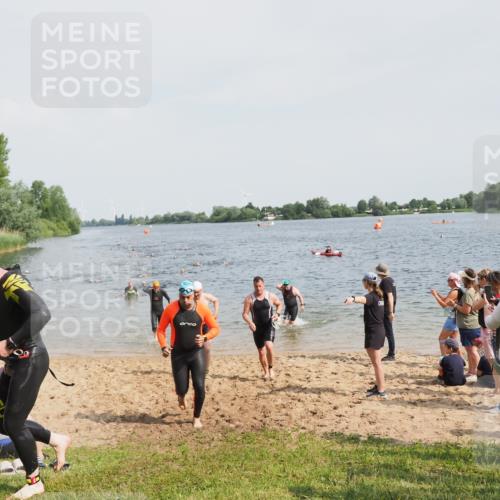 21.06.2025 - 27. Vierlanden-Triathlon MichiJ http://msf.ph/oto/8004064 15.06.2026 10:06:11 Schwimmen 362, 369, 370, 381, 418, 448, 455 meine-sportfotos.de