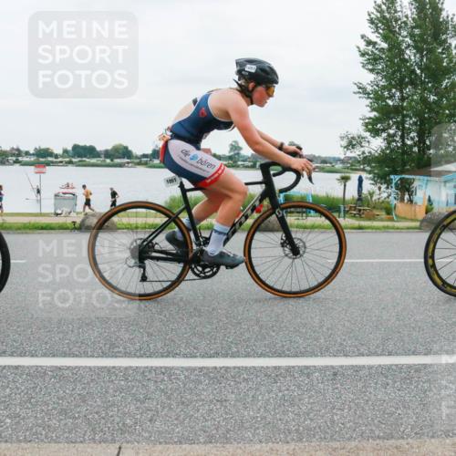 21.06.2025 - 27. Vierlanden-Triathlon H.Heesch http://msf.ph/oto/8004065 15.06.2025 12:57:53 Radfahren 1049, 1050, 1051, 1052 meine-sportfotos.de