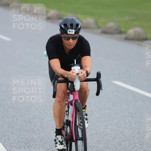 21.06.2025 - 27. Vierlanden-Triathlon H.Heesch http://msf.ph/oto/8004101 15.06.2025 12:50:34 Radfahren 941 meine-sportfotos.de