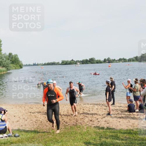 21.06.2025 - 27. Vierlanden-Triathlon MichiJ http://msf.ph/oto/8004112 15.06.2026 10:06:12 Schwimmen 362, 369, 370, 381, 418, 447, 448, 455 meine-sportfotos.de