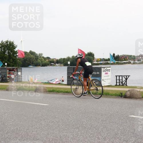 21.06.2025 - 27. Vierlanden-Triathlon H.Heesch http://msf.ph/oto/8004148 15.06.2025 11:53:49 Radfahren  meine-sportfotos.de