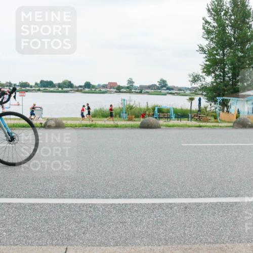 21.06.2025 - 27. Vierlanden-Triathlon H.Heesch http://msf.ph/oto/8004163 15.06.2025 12:58:22 Radfahren 905, 1125 meine-sportfotos.de