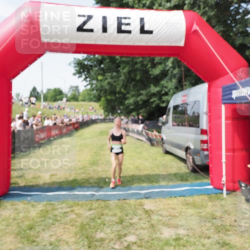 21.06.2025 - 27. Vierlanden-Triathlon MichiJ http://msf.ph/oto/8004164 15.06.2026 11:28:11 Ziel 193, 491, 585 meine-sportfotos.de