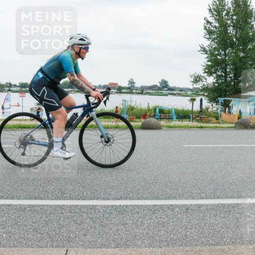 21.06.2025 - 27. Vierlanden-Triathlon H.Heesch http://msf.ph/oto/8004170 15.06.2025 12:58:22 Radfahren 905, 1125 meine-sportfotos.de