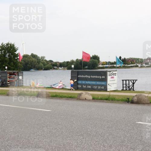 21.06.2025 - 27. Vierlanden-Triathlon H.Heesch http://msf.ph/oto/8004181 15.06.2025 11:53:57 Radfahren 745, 893, 966 meine-sportfotos.de