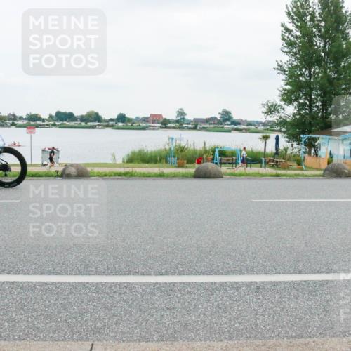 21.06.2025 - 27. Vierlanden-Triathlon H.Heesch http://msf.ph/oto/8004183 15.06.2025 12:58:30 Radfahren 1127 meine-sportfotos.de