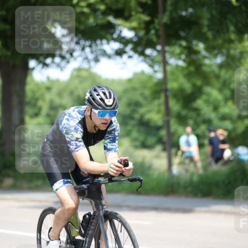 15.06.2025 - 7 Türme Triathlon Yannick Fuchs http://msf.ph/oto/8004203 15.06.2025 12:35:46 Radfahren 280, 522 meine-sportfotos.de