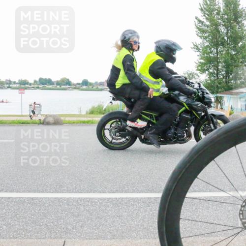 21.06.2025 - 27. Vierlanden-Triathlon H.Heesch http://msf.ph/oto/8004227 15.06.2025 12:58:36 Radfahren 1127 meine-sportfotos.de
