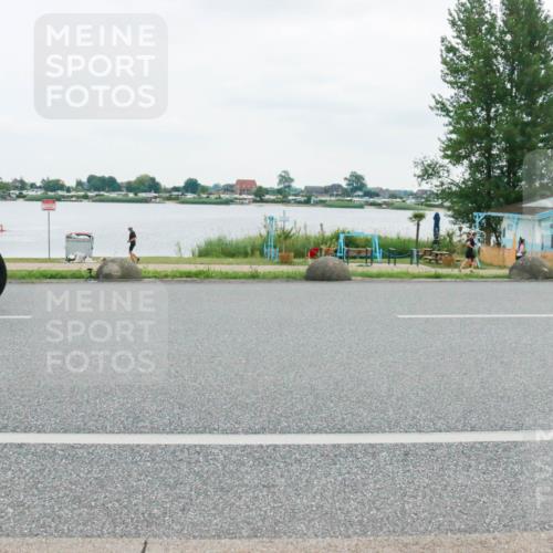 21.06.2025 - 27. Vierlanden-Triathlon H.Heesch http://msf.ph/oto/8004242 15.06.2025 12:58:43 Radfahren 1114, 1141 meine-sportfotos.de