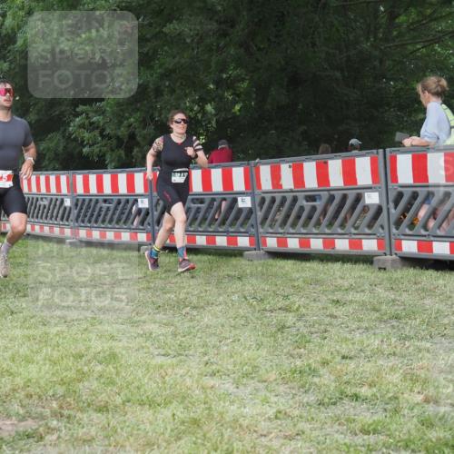 21.06.2025 - 27. Vierlanden-Triathlon KatJ http://msf.ph/oto/8004243 15.06.2025 12:57:49 Ziel 75, 976, 1019, 1020, 1022, 1023 meine-sportfotos.de