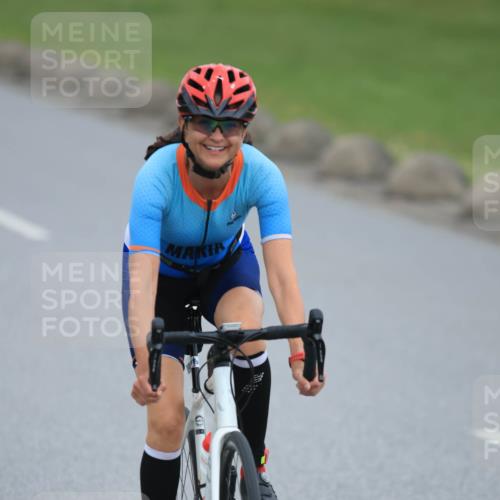 21.06.2025 - 27. Vierlanden-Triathlon H.Heesch http://msf.ph/oto/8004251 15.06.2025 12:50:58 Radfahren 890 meine-sportfotos.de