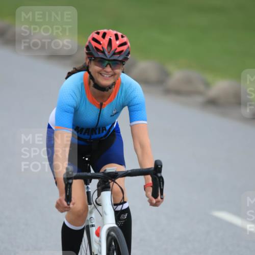 21.06.2025 - 27. Vierlanden-Triathlon H.Heesch http://msf.ph/oto/8004273 15.06.2025 12:50:58 Radfahren 890 meine-sportfotos.de