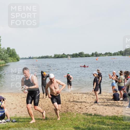 21.06.2025 - 27. Vierlanden-Triathlon MichiJ http://msf.ph/oto/8004274 15.06.2026 10:06:14 Schwimmen 369, 370, 381, 418, 447, 448, 455 meine-sportfotos.de