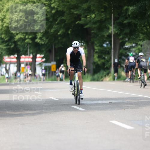 15.06.2025 - 7 Türme Triathlon Yannick Fuchs http://msf.ph/oto/8004289 15.06.2025 13:17:21 Radfahren 541, 819, 823 meine-sportfotos.de