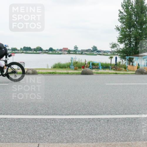 21.06.2025 - 27. Vierlanden-Triathlon H.Heesch http://msf.ph/oto/8004291 15.06.2025 12:58:45 Radfahren 1114, 1141 meine-sportfotos.de